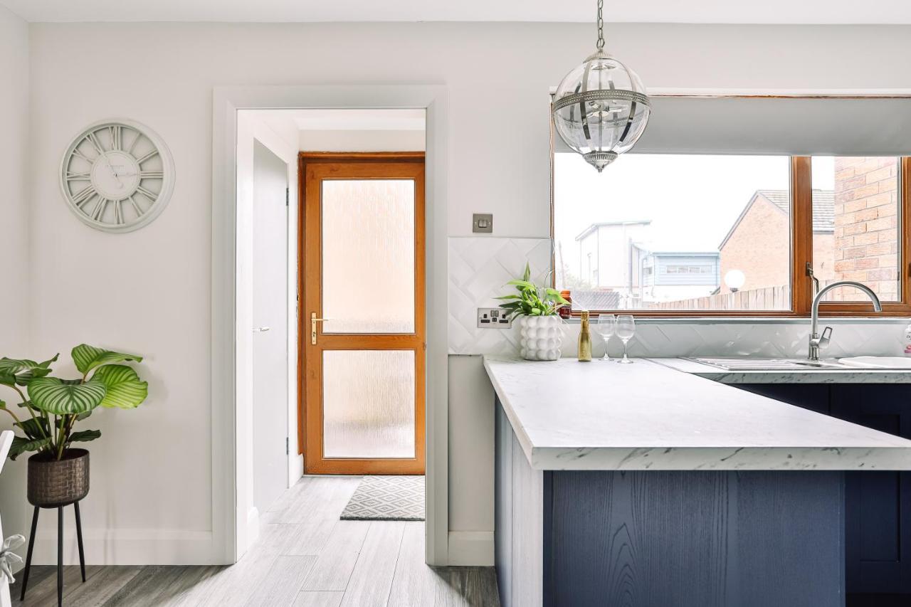 Family Town House Villa Belfast Exterior photo